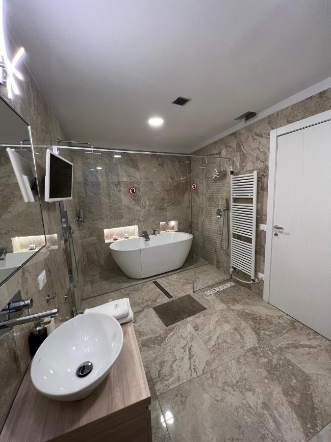 Appartement Luxury 1 Al Duomo Di Parme Extérieur photo